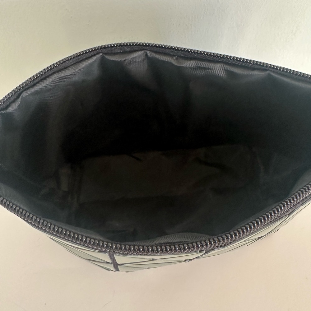 Geometric Green Cosmetic Bag - Picture 7 of 7